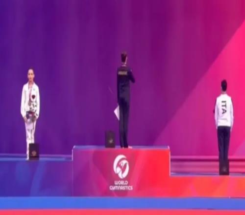 詹姆斯缺阵,浓眉哥砍,三人,开云体育,开云体育官网,开云体育app,开云体育app下载